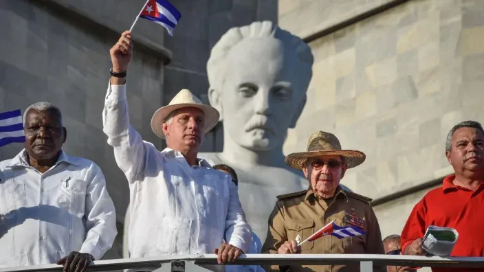 Cómo Facebook y Twitter desencadenaron las mayores protestas de Cuba en años Cómo Facebook y Twitter desencadenaron las mayores protestas de Cuba en años