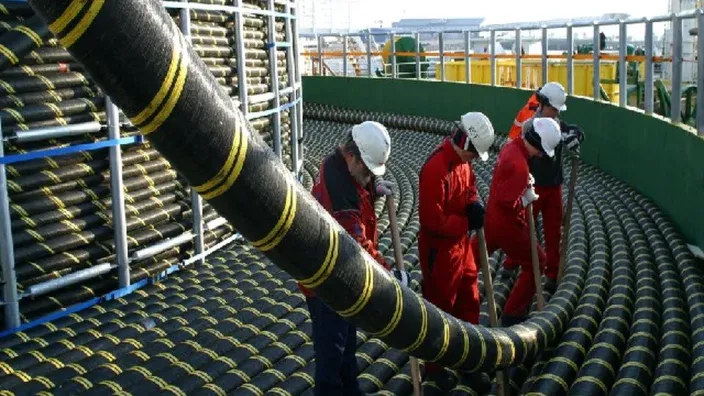 ¿Satélite o cables submarinos? El futuro de Internet es la interconexión.