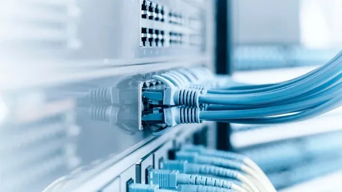 Conmutador en la Nube vs Conmutador Físico: Una Comparación Exhaustiva
