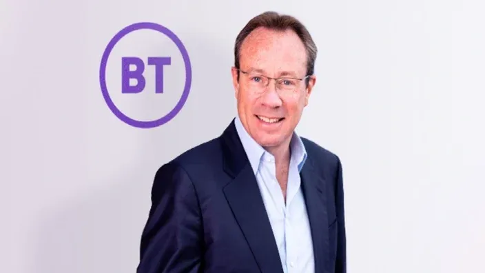 El CEO de BT da positivo en COVID-19 y la industria británica de telecomunicaciones se pone en cuarentena.