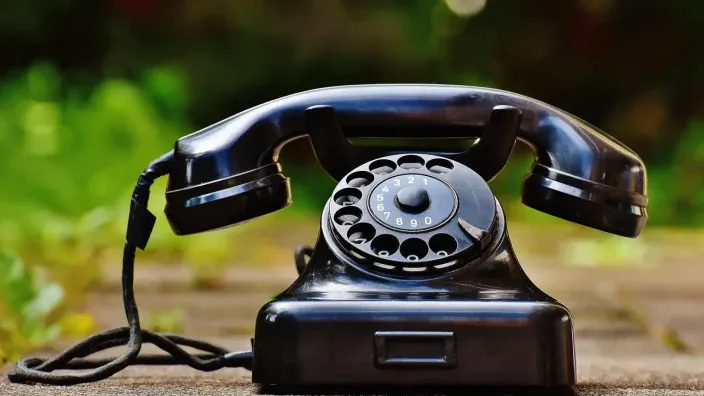 ¡Razones por las cuales debemos tener teléfono fijo! ¡Razones por las cuales debemos tener teléfono fijo!
