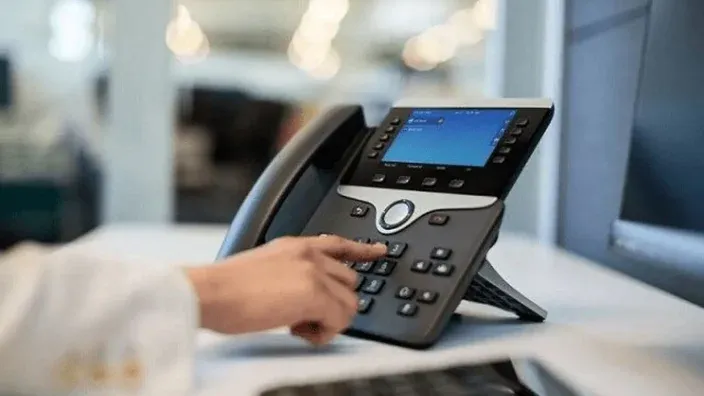 Descubre cómo elegir el mejor operador de telefonía IP para tu empresa